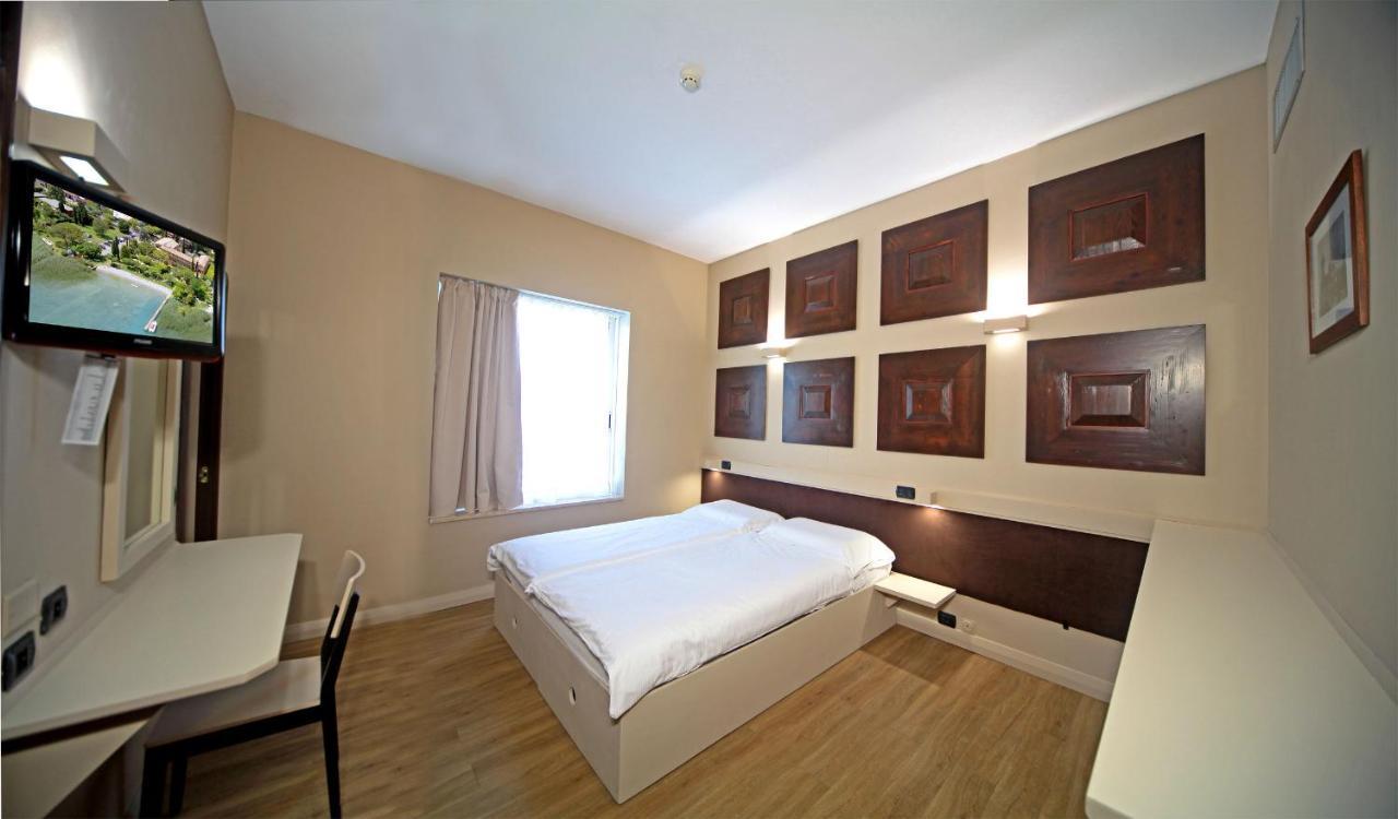 Hotel La Pauel Sirmione Exterior photo